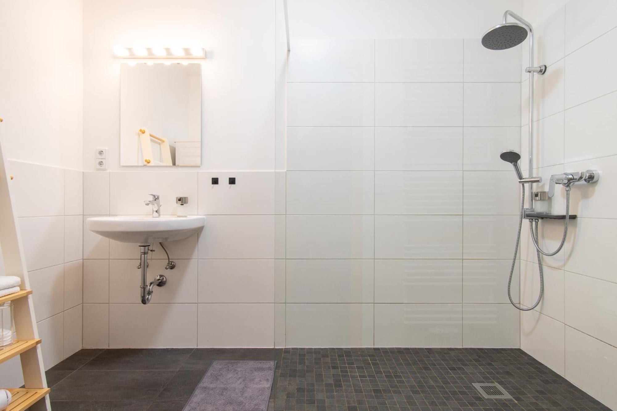 Luxurioeses Apartment, 10Min Innenstadt, Parkplatz Erfurt Esterno foto